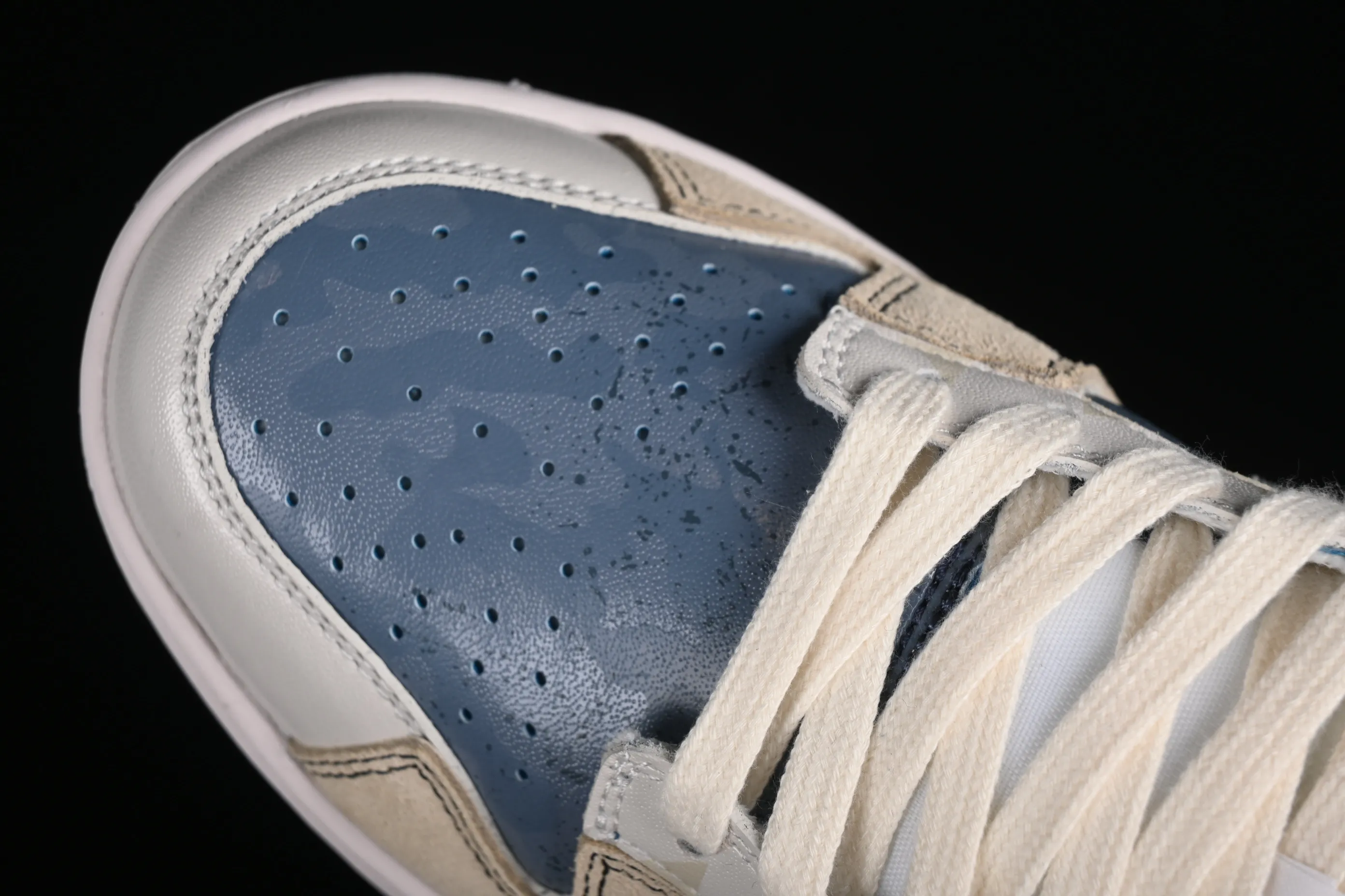 All Categories Nk SB Dunk Series Nk SB Dunk Low Low-top sneakers Nk Dunk Low Panda Prank Wave Fisherman-Fishing in the Lake Blue Brown Low-top casual sneakers DD1391-400